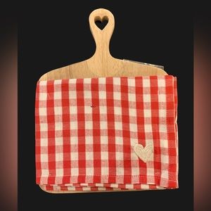 Cutting Board w/ Hand Towel & Heart Decor